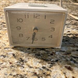 Vintage General Electric Alarm Clock model 7299 Works